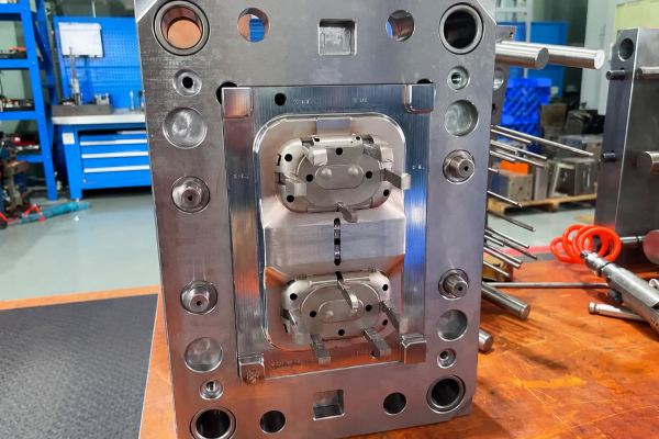 Consumer Electronics Mold