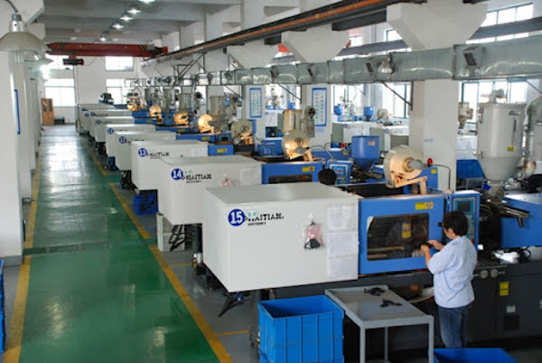 Molding Machine Detail 1