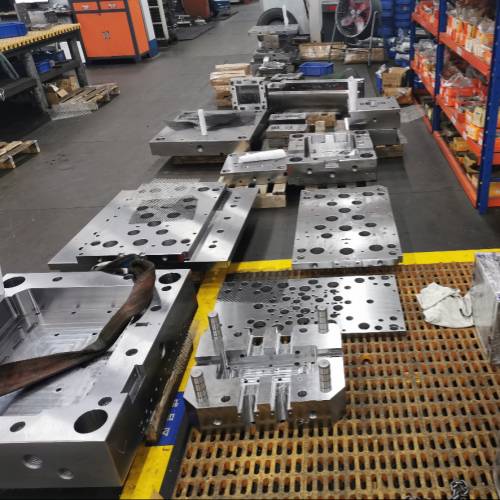 Precision Multi-Cavity Mold Tooling