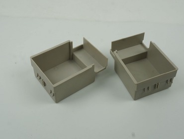 Premium injection molded cosmetics packaging
