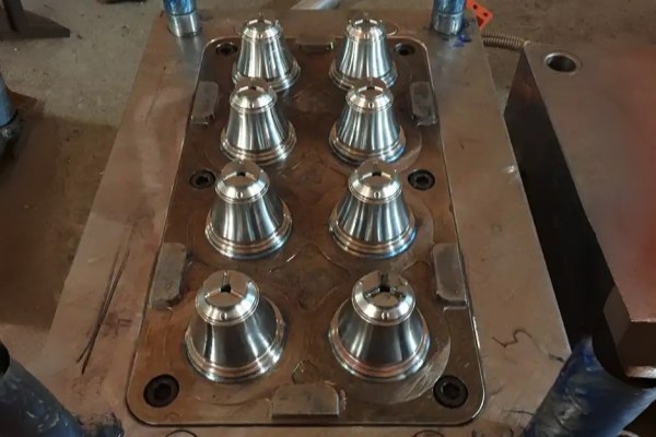 mold for light parts injection